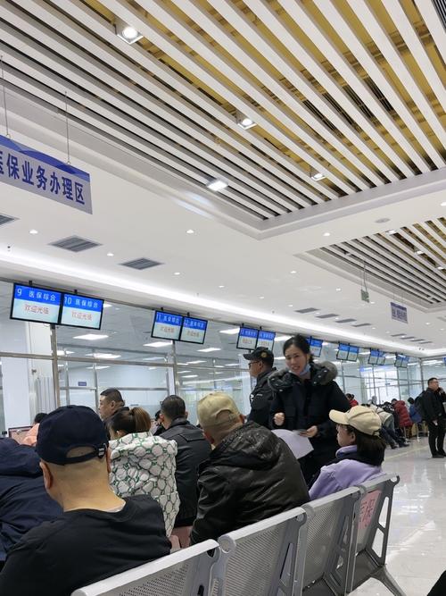 民健医生套取别人的医保卡里面的钱应该向哪个部门举报呢？手把手教你正确维权渠道